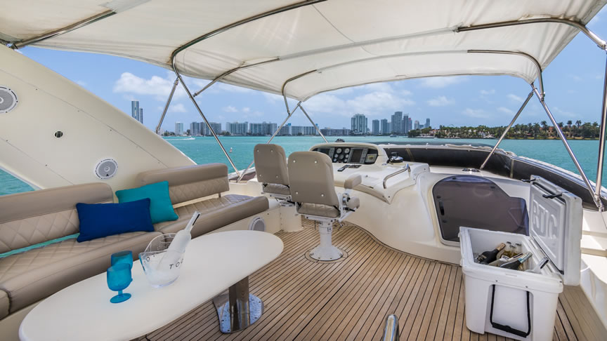 68 Azimut Plus - Miami yacht rental