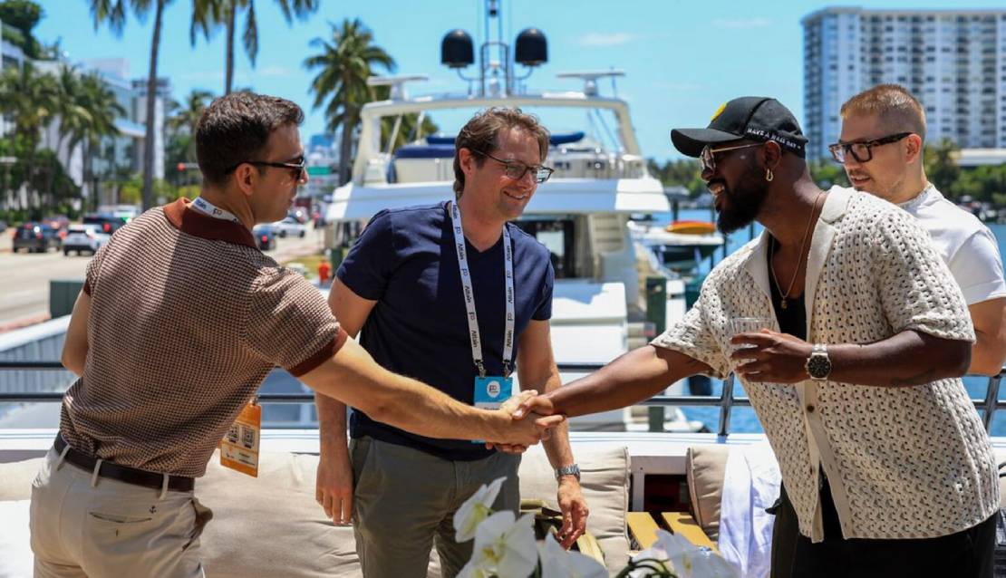 100ft Event Yacht Custom - Miami yacht rental