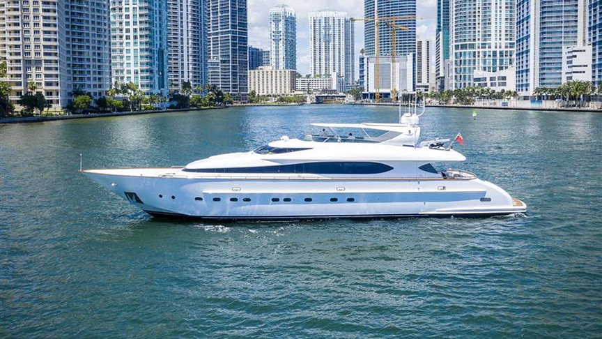 102 Maiora Yacht - Miami yacht rental