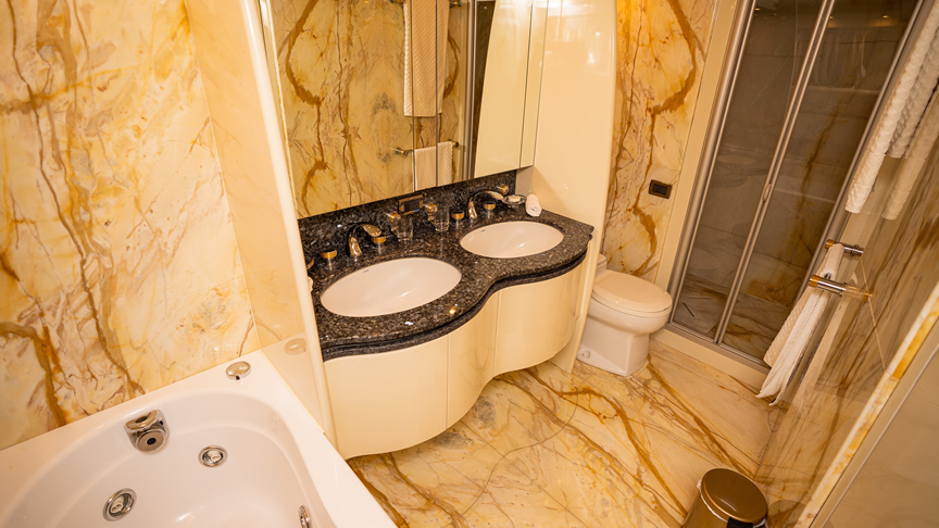 102 Maiora Yacht - Miami yacht rental