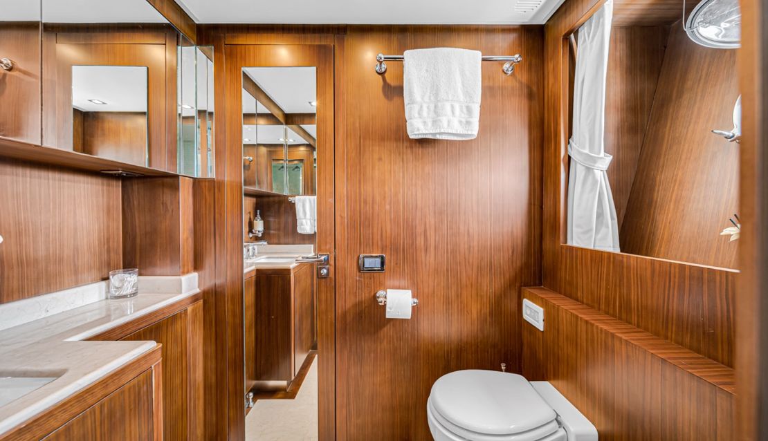 105 Leopard Yacht - Miami yacht rental