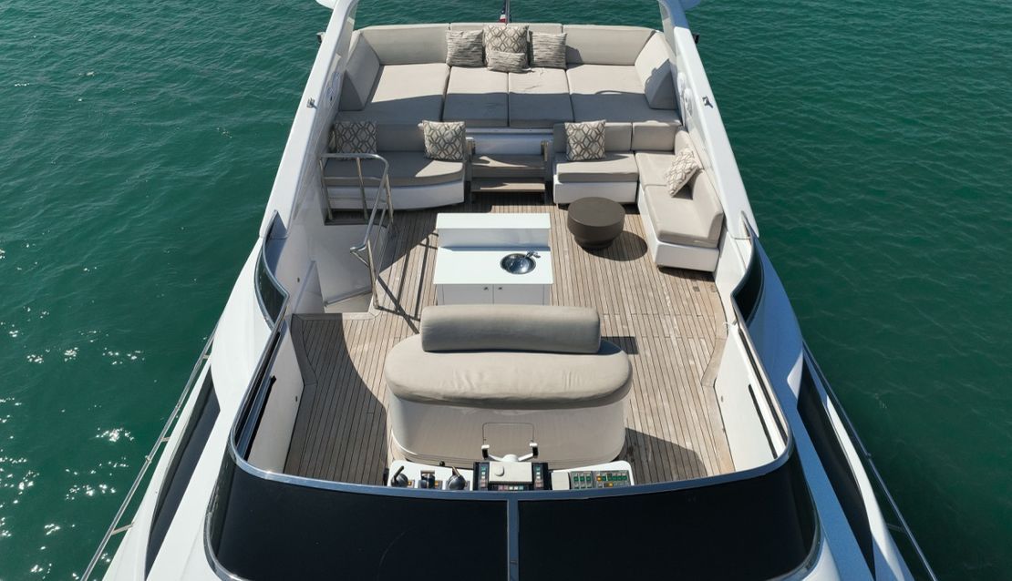105 Leopard Yacht - Miami yacht rental