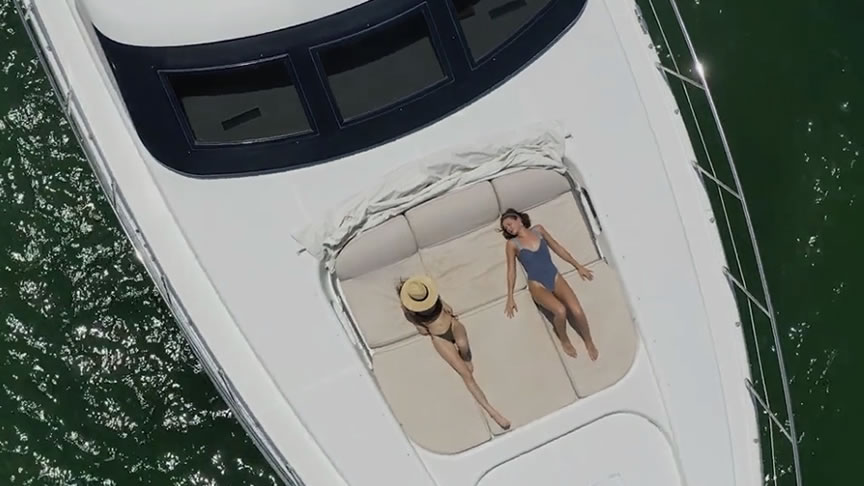 105 Mangusta Yacht - Miami yacht rental