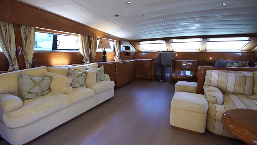 105 Mangusta Yacht - Miami yacht rental