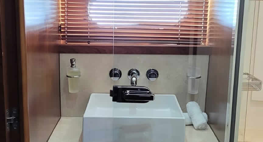 108 Predator Custom - Miami yacht rental