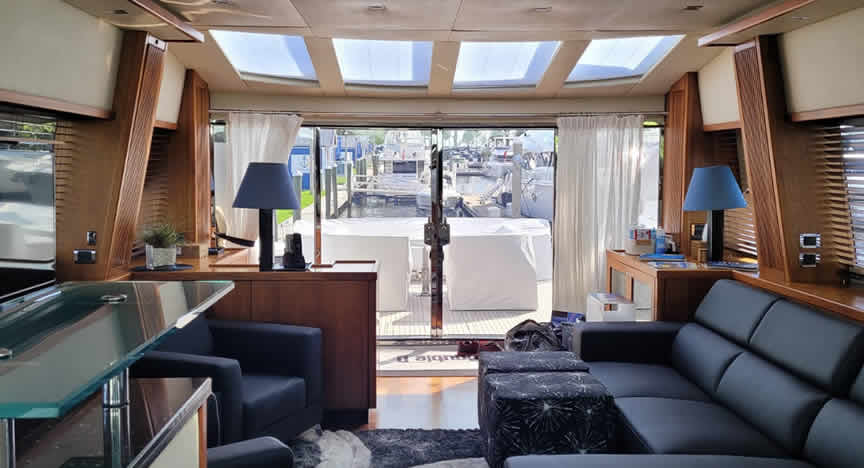 108 Predator Custom - Miami yacht rental