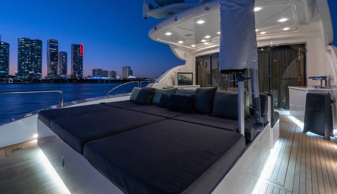 115 Leopard Mega Yacht - Miami yacht rental