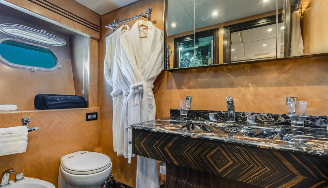 115 Leopard Mega Yacht - Miami yacht rental