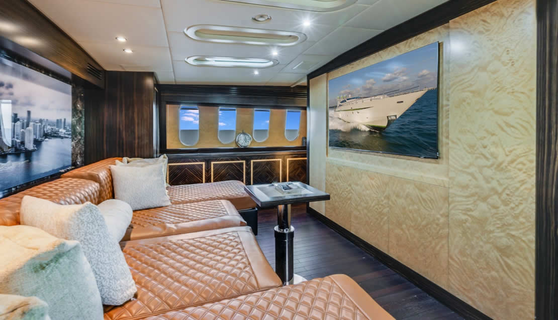 115 Leopard Mega Yacht - Miami yacht rental