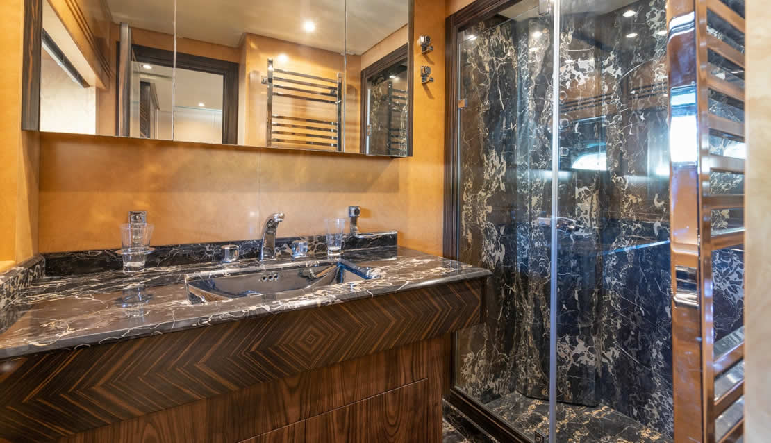 115 Leopard Mega Yacht - Miami yacht rental