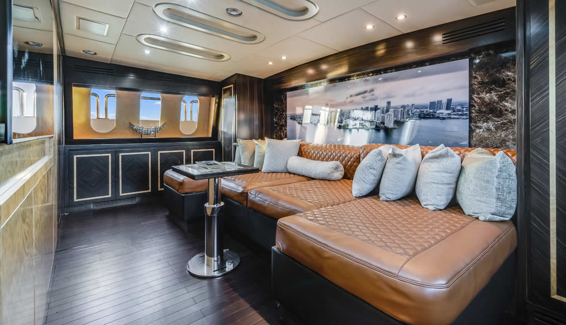 115 Leopard Mega Yacht - Miami yacht rental