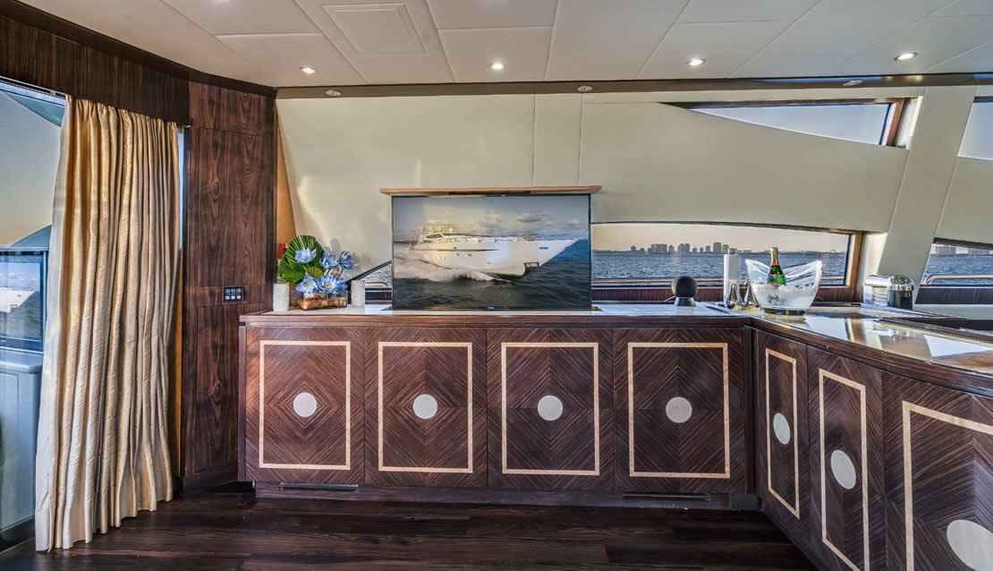 115 Leopard Mega Yacht - Miami yacht rental