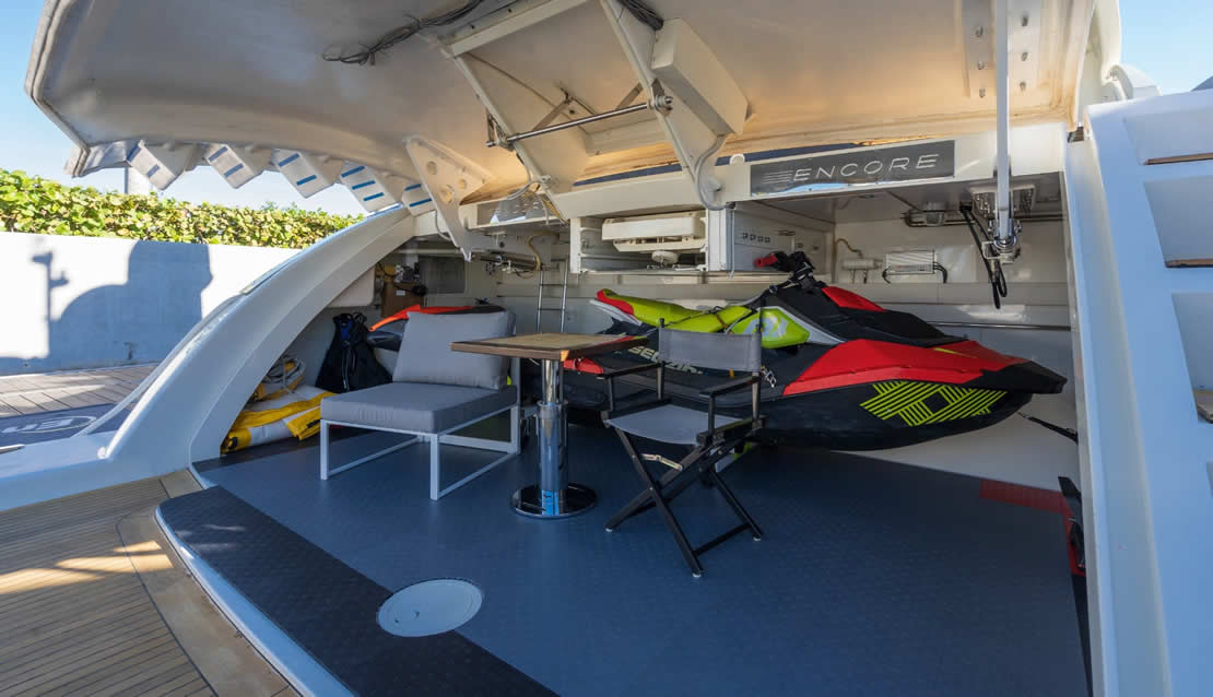 115 Leopard Mega Yacht - Miami yacht rental