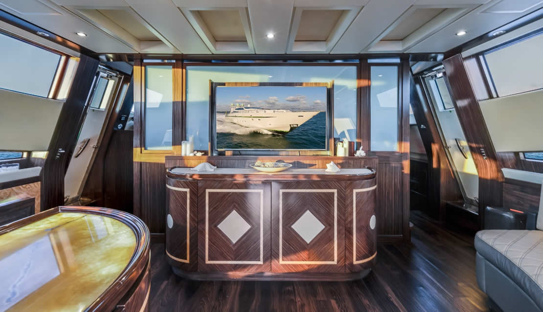 115 Leopard Mega Yacht - Miami yacht rental