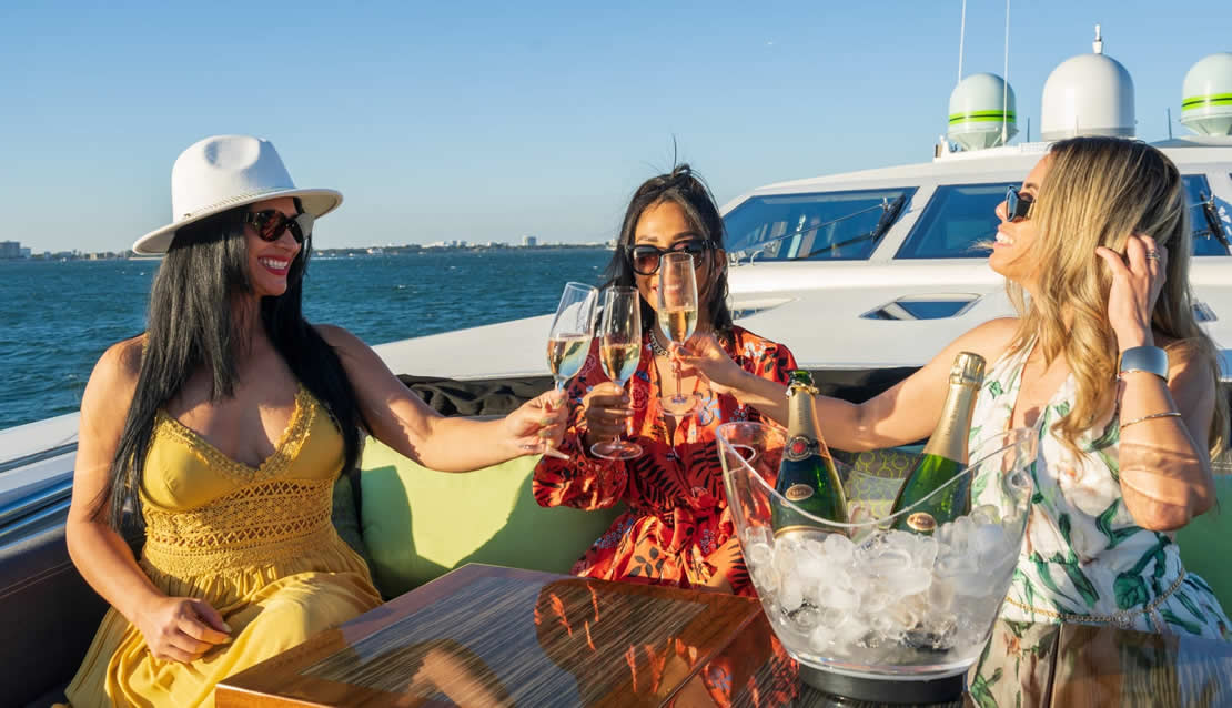 115 Leopard Mega Yacht - Miami yacht rental
