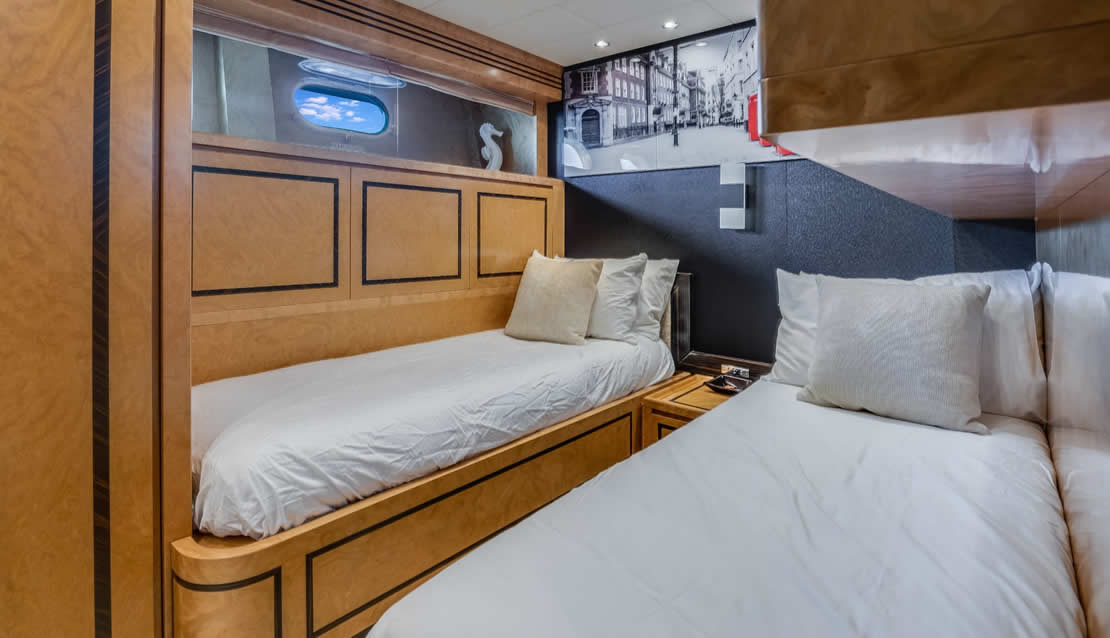 115 Leopard Mega Yacht - Miami yacht rental