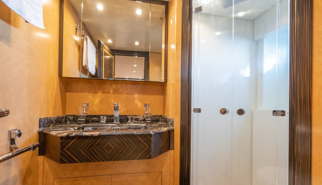 115 Leopard Mega Yacht - Miami yacht rental