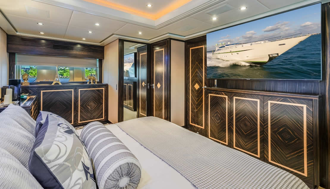 115 Leopard Mega Yacht - Miami yacht rental