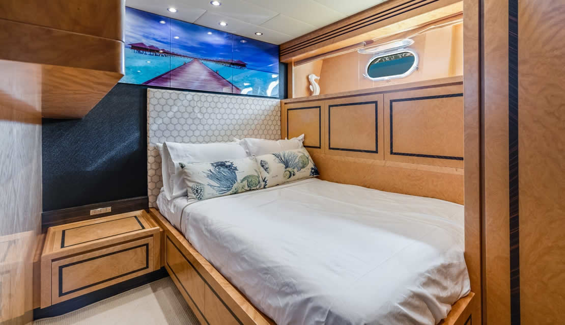 115 Leopard Mega Yacht - Miami yacht rental