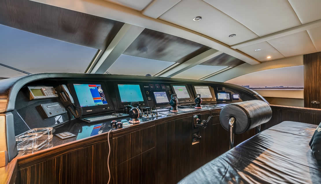 115 Leopard Mega Yacht - Miami yacht rental