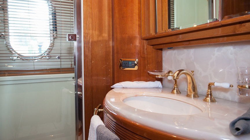 116 Azimut Flawless Yacht - Miami yacht rental