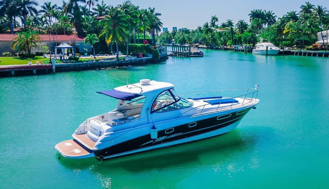 40 Larson - Miami yacht rental