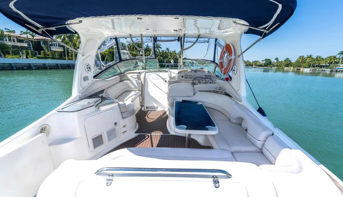 40 Larson - Miami yacht rental
