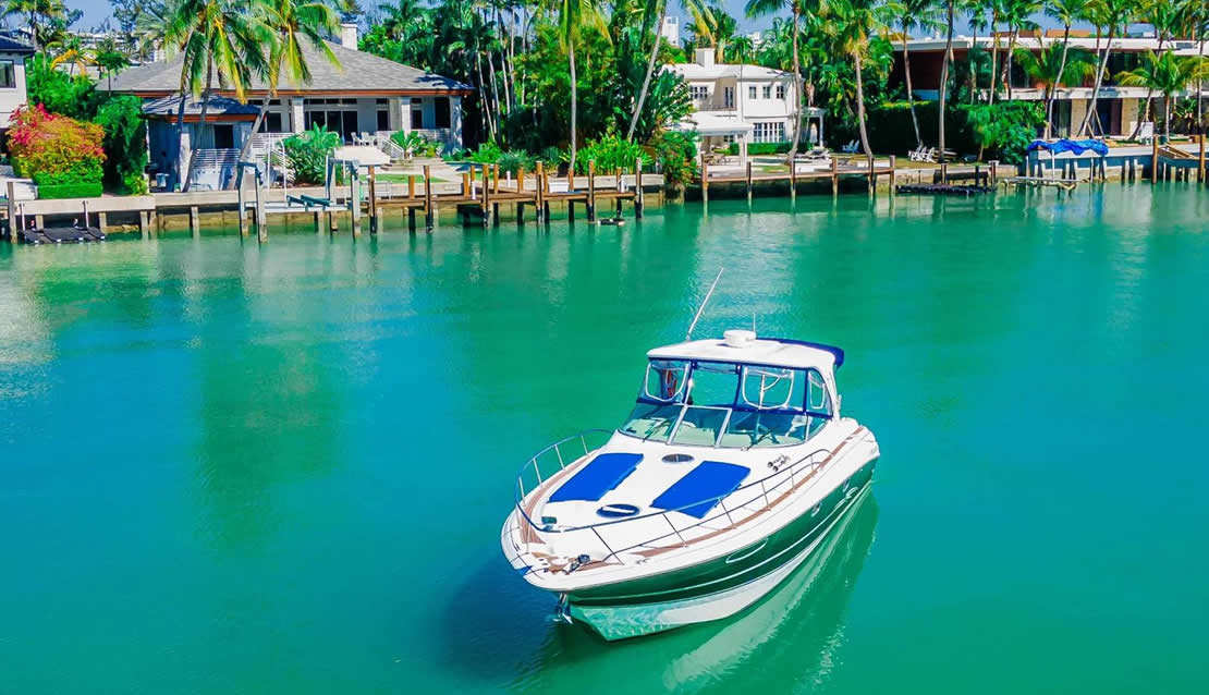 40 Larson - Miami yacht rental