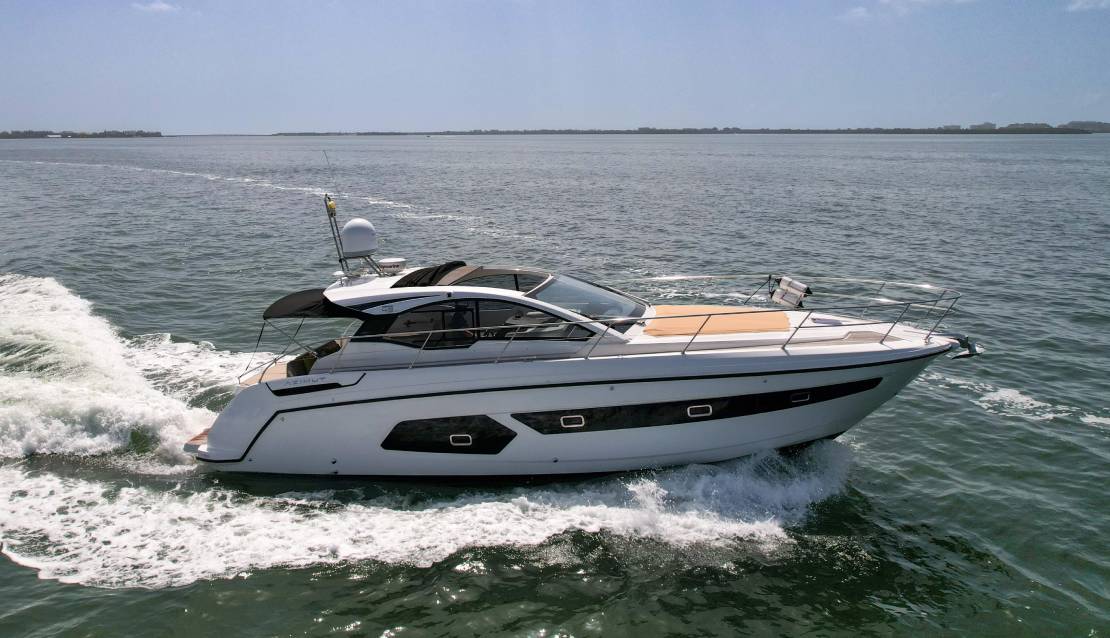 Miami Yacht rental and Yacht Charter
