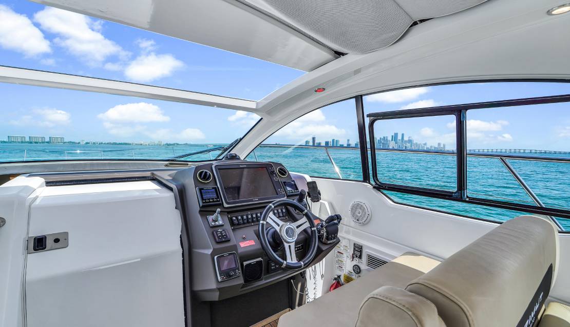 45-azimut Sport - Miami yacht rental