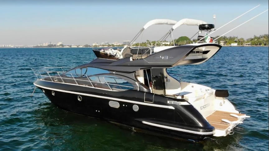 46 Azimut Black - Miami yacht rental