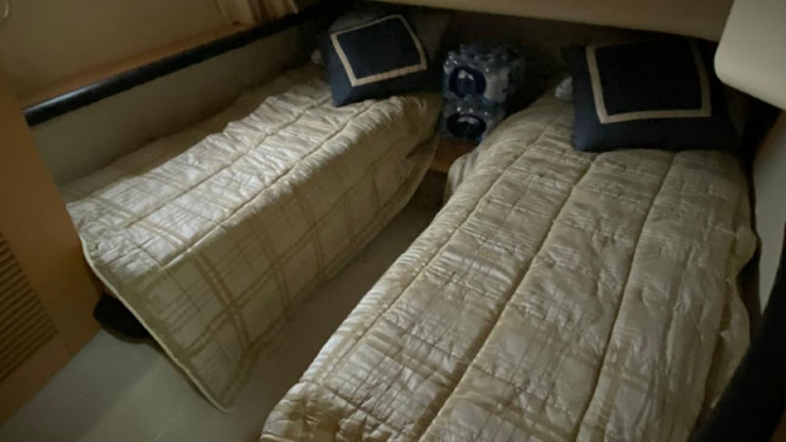 46 Azimut Black - Miami yacht rental