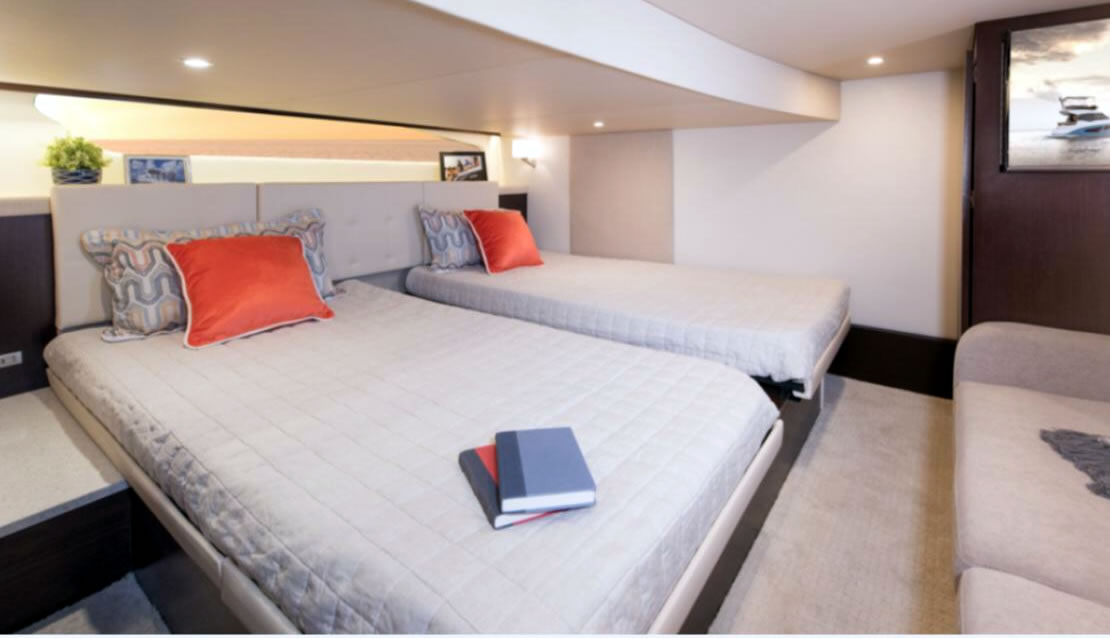 48 Regal Flybridge - Miami yacht rental