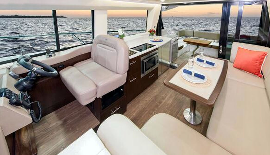 48 Regal Flybridge - Miami yacht rental