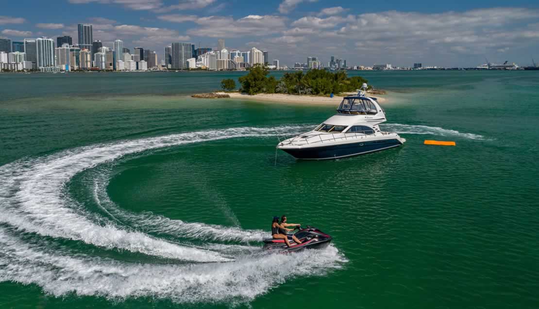 48 Sea Ray Flybridge - Miami yacht rental