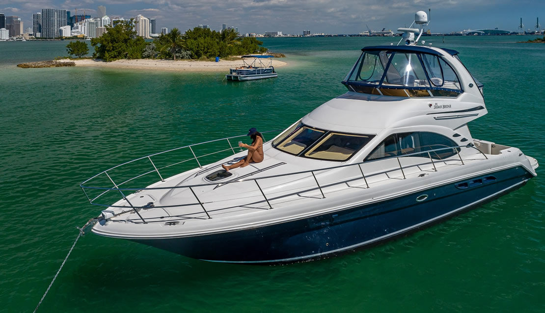 48 Sea Ray Flybridge - Miami yacht rental