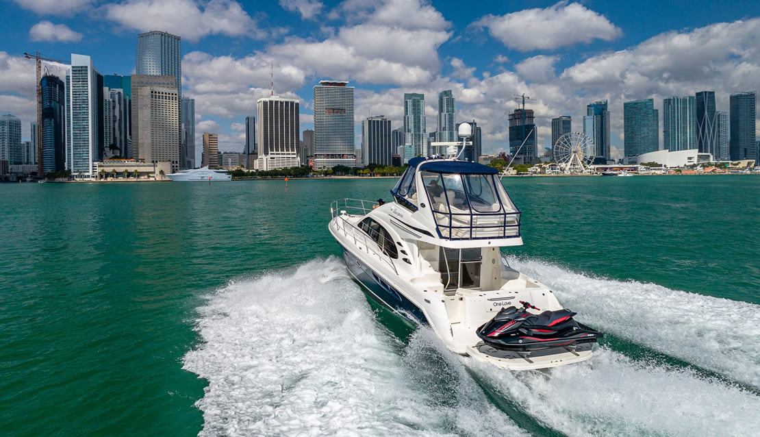 48 Sea Ray Flybridge - Miami yacht rental