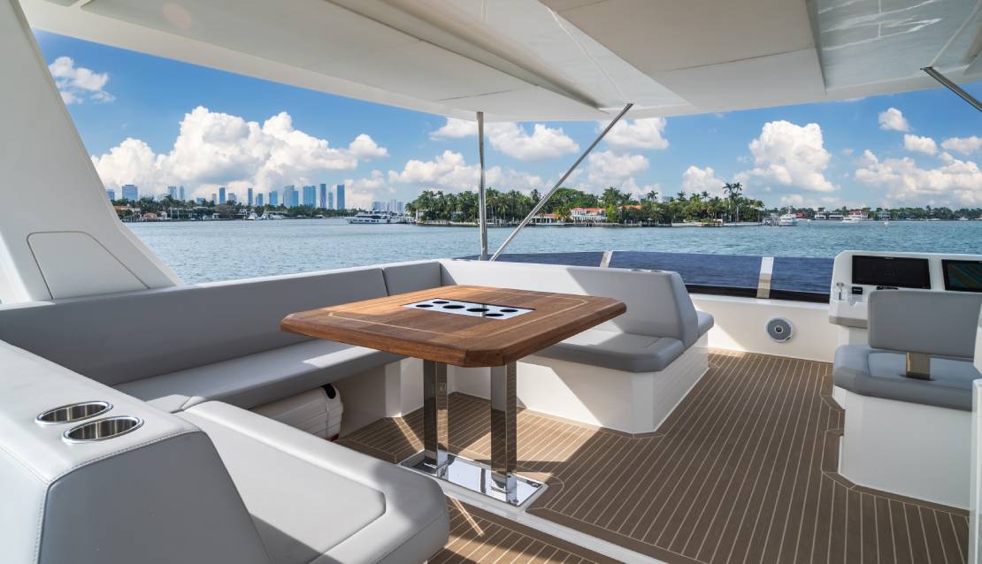 60 Leopard Power Catamaran - Miami yacht rental