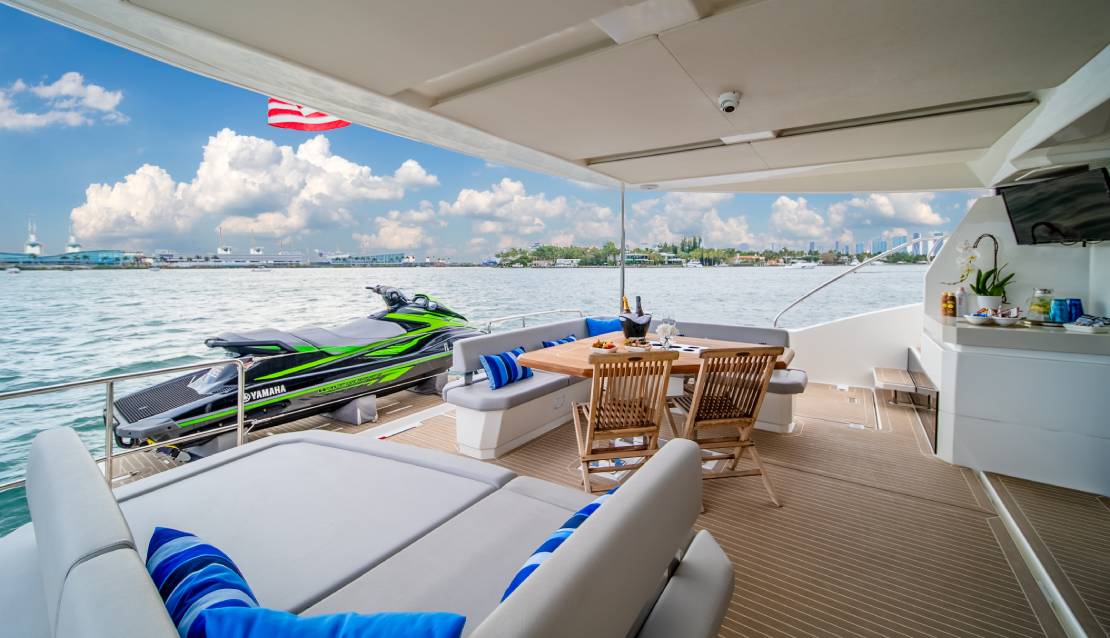60 Leopard Power Catamaran - Miami yacht rental