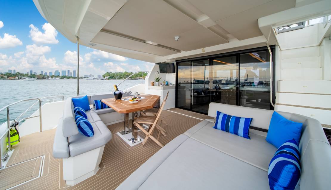60 Leopard Power Catamaran - Miami yacht rental