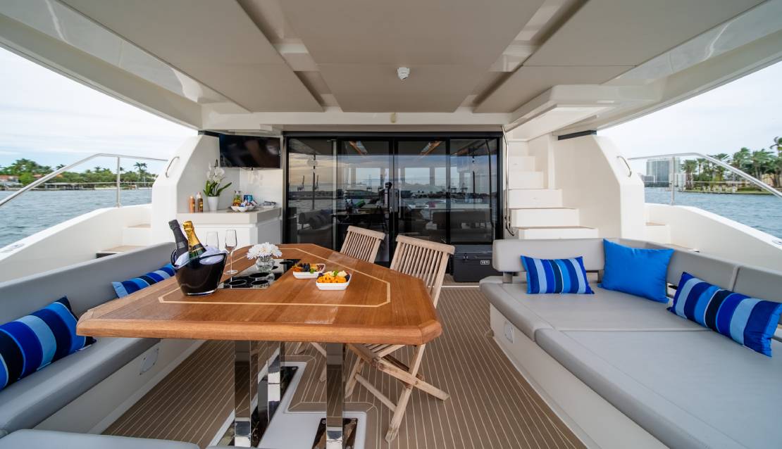 60 Leopard Power Catamaran - Miami yacht rental