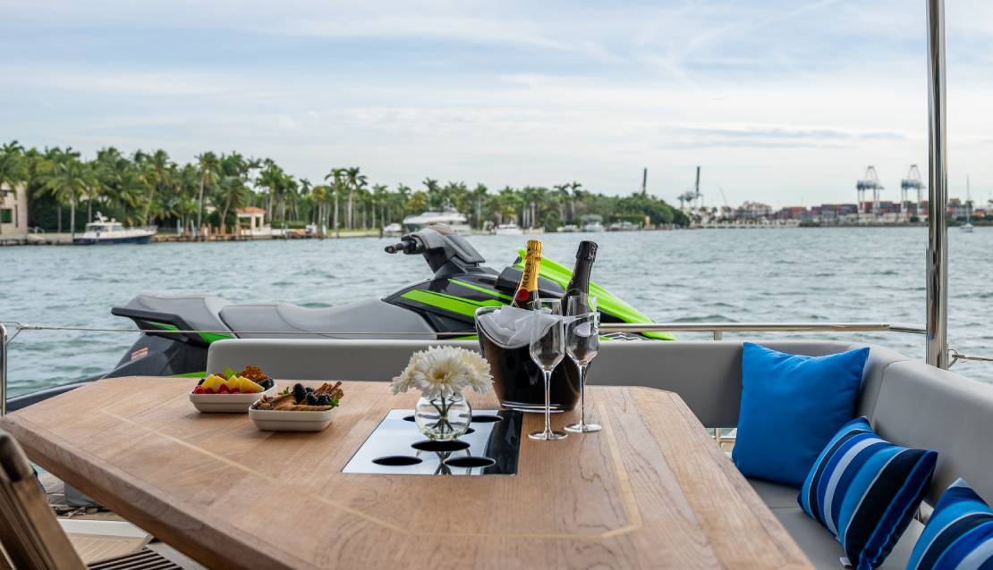 60 Leopard Power Catamaran - Miami yacht rental