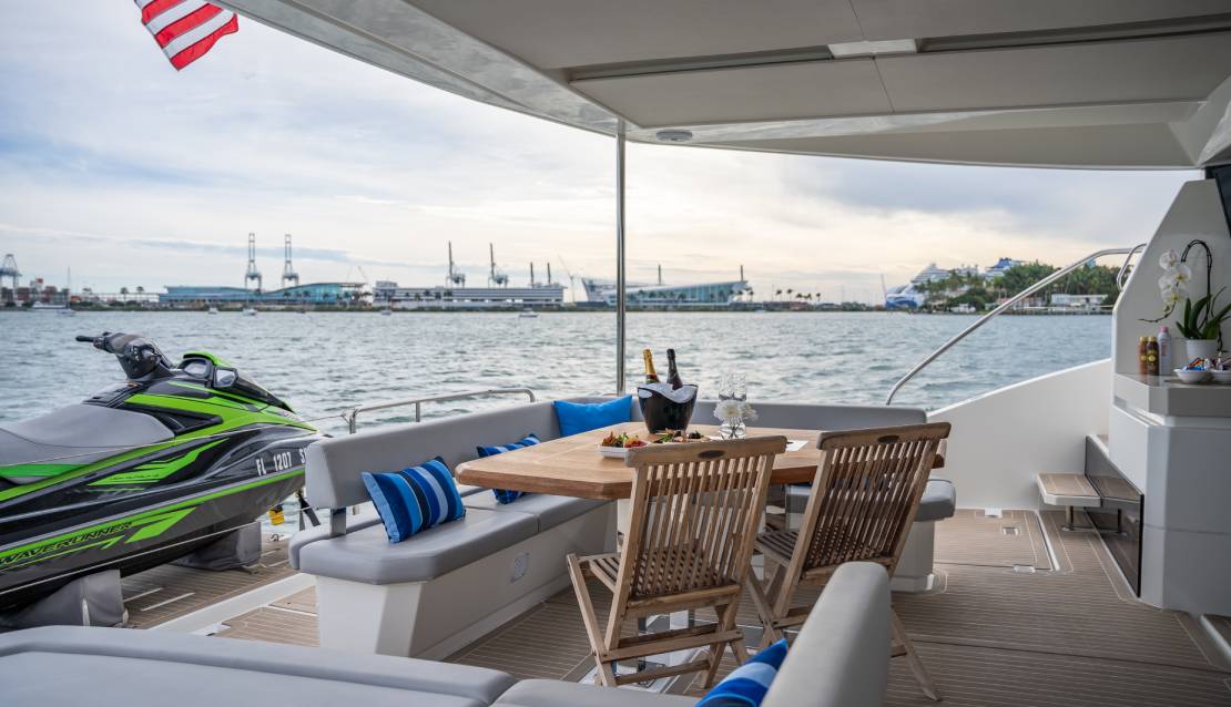 60 Leopard Power Catamaran - Miami yacht rental