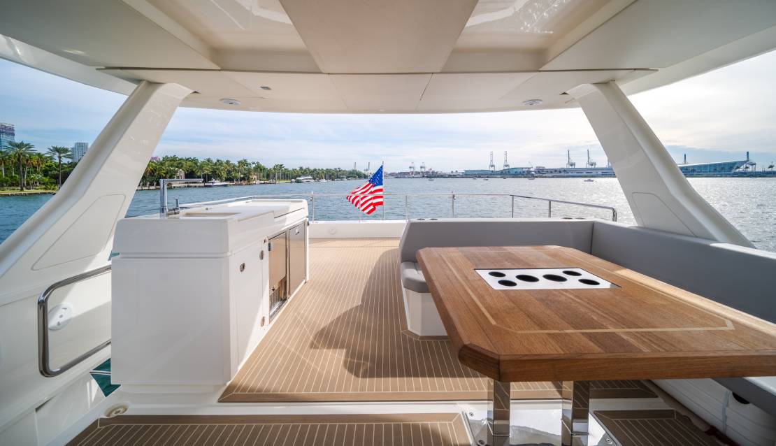 60 Leopard Power Catamaran - Miami yacht rental