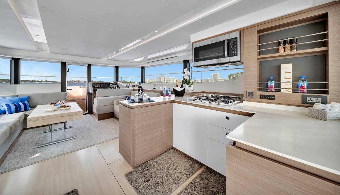 60 Leopard Power Catamaran - Miami yacht rental