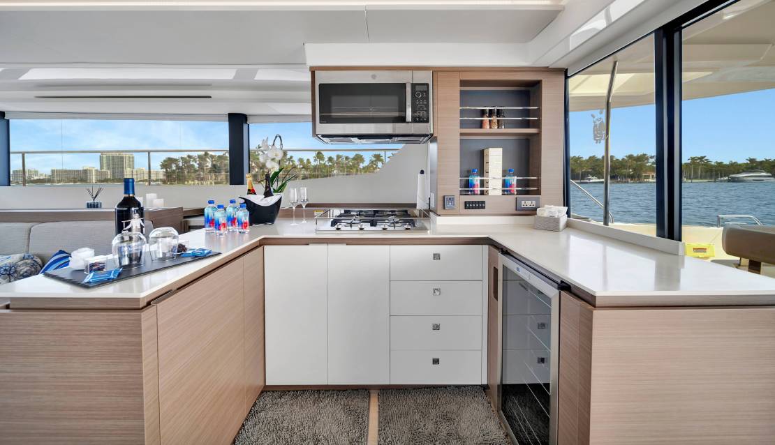 60 Leopard Power Catamaran - Miami yacht rental