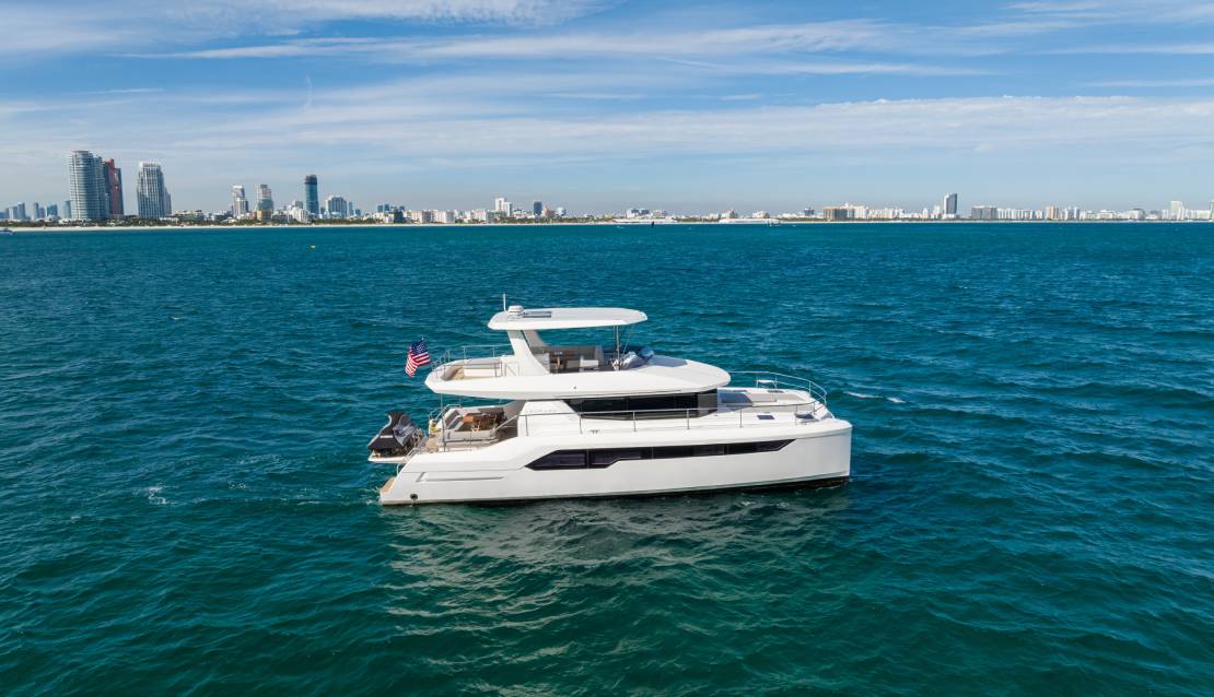 60 Leopard Power Catamaran - Miami yacht rental