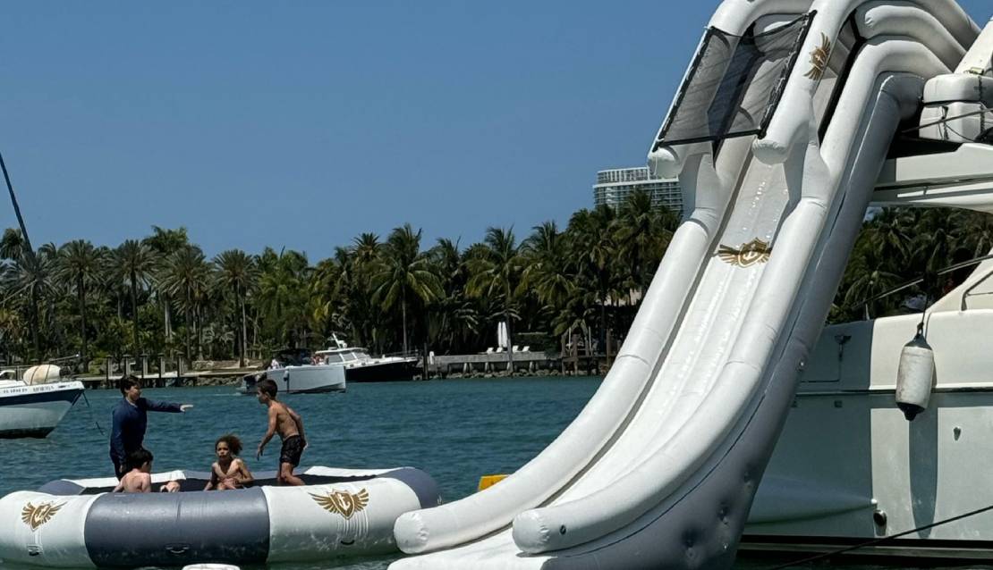 62 Azimut Flybridge - Miami yacht rental