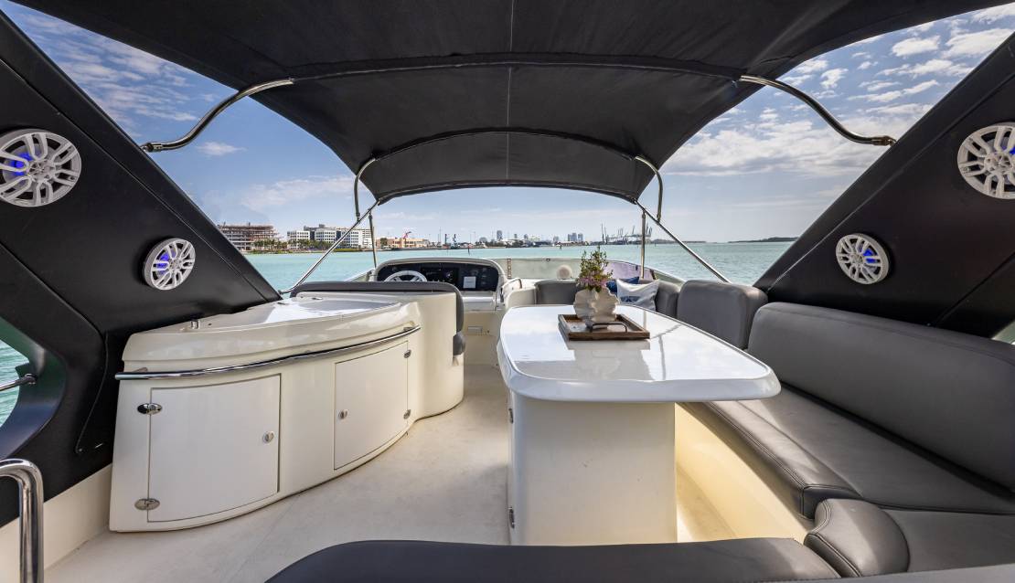 62 Azimut Flybridge - Miami yacht rental