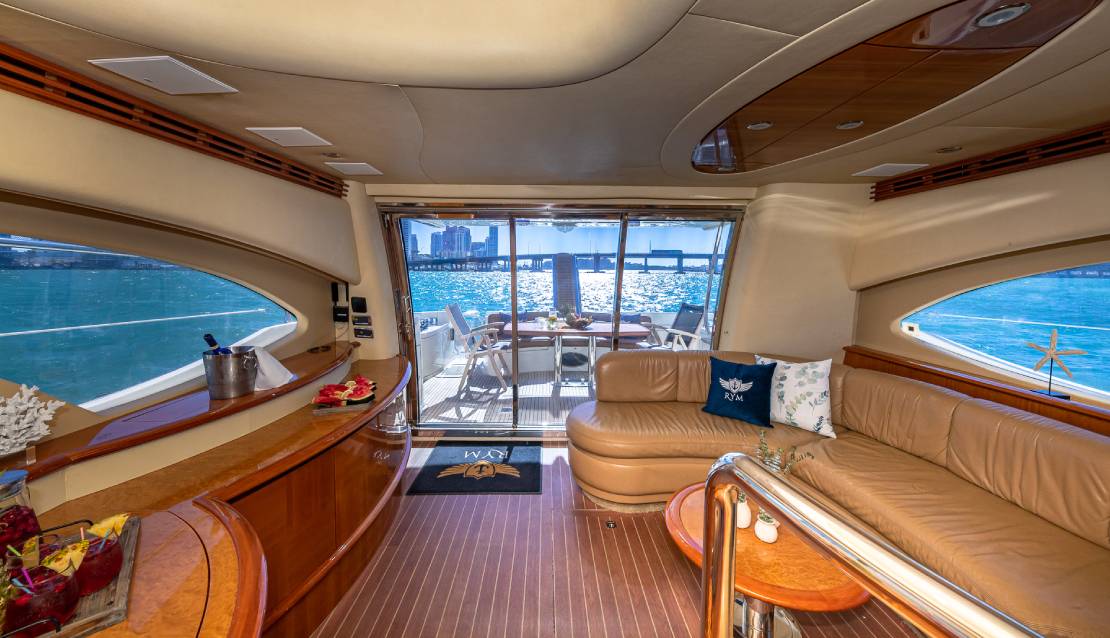 62 Azimut Flybridge - Miami yacht rental